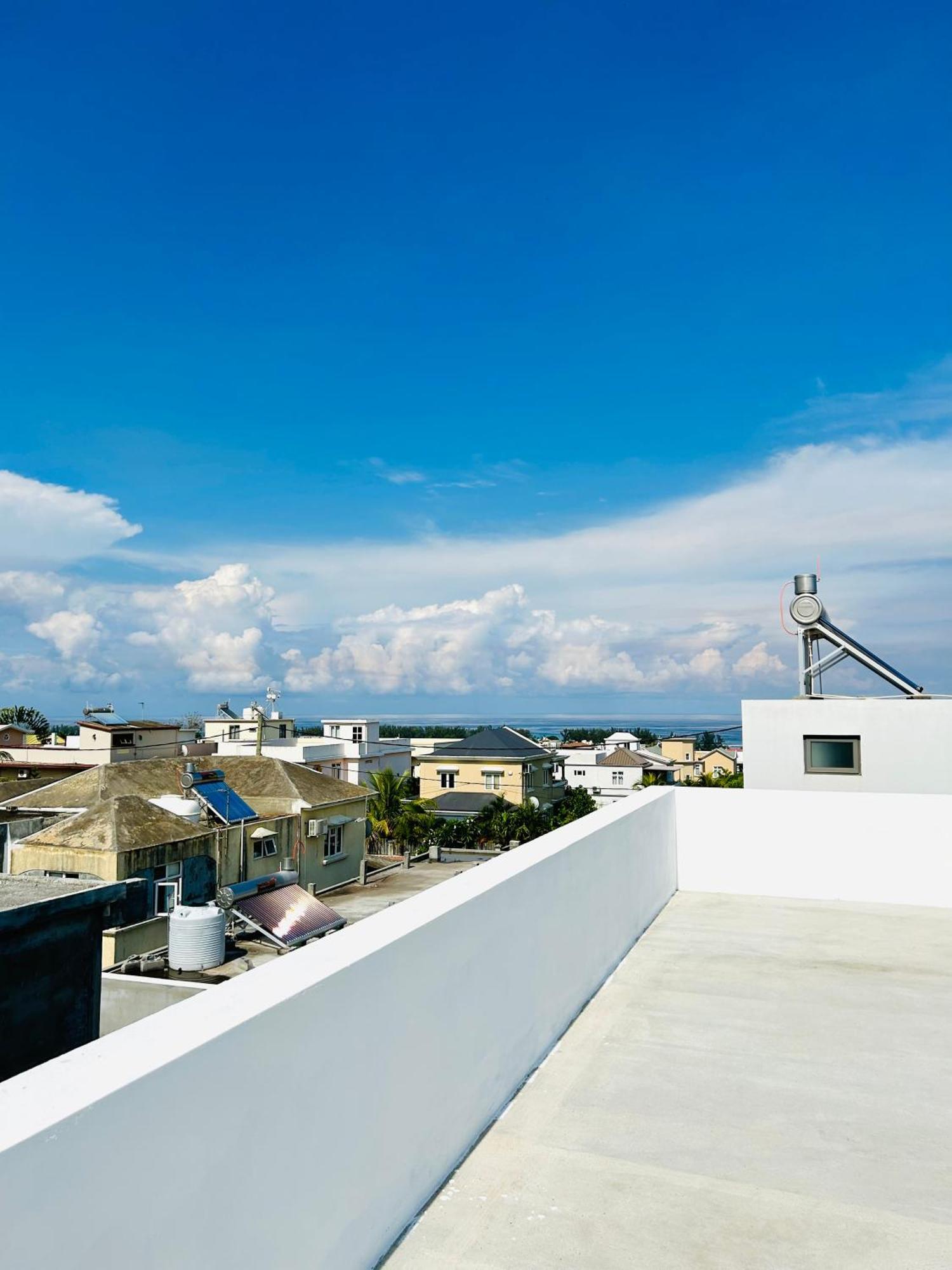 Amazing Sunset View Rooftop. Flic en Flac Exterior photo